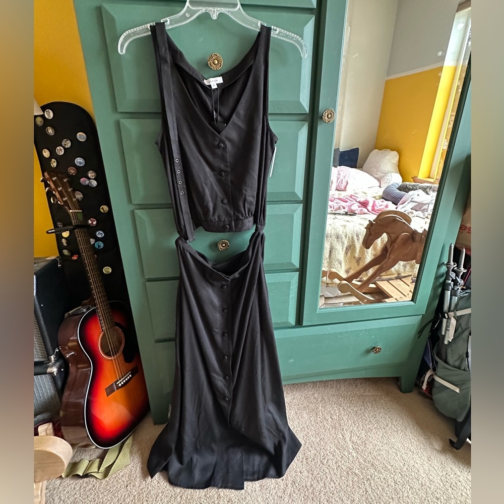 Elegant Black Sleeveless Dress